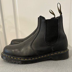 Dr. Martens 2976 Chelsea boots - size 9M